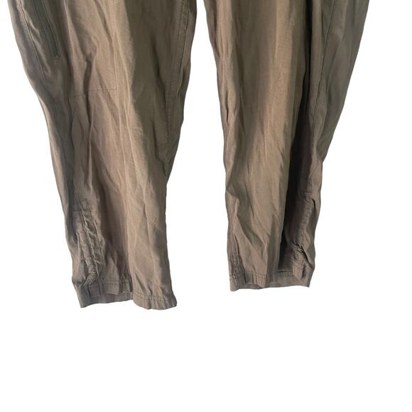 Khombu Women's Size Small Green Cargo Outdoor Cropped Pants - Picture 3 of 9